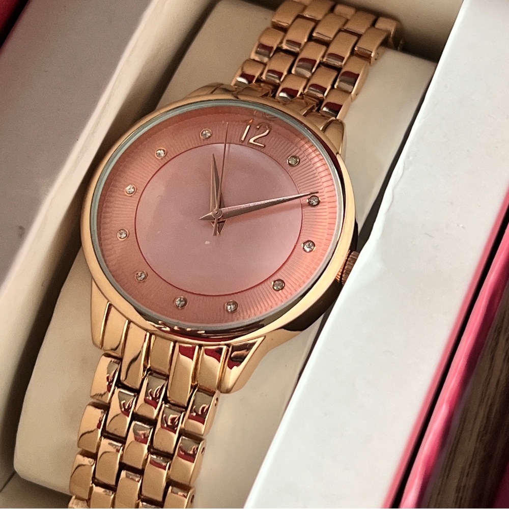 Merona Women’s Watch Janis 
Target brand
Needs battery New never worn